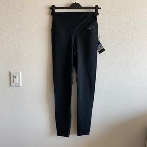 Nike high rise workout leggings